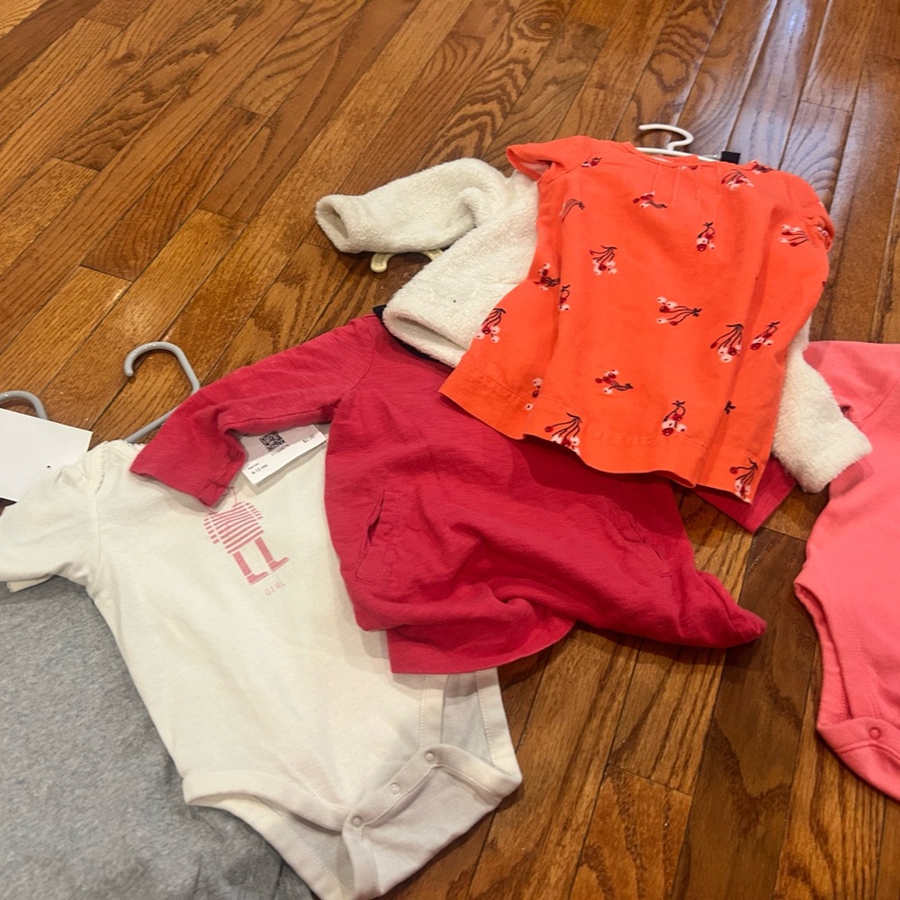 Girls Baby Gap assorted clothes